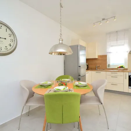 Klara Apartment *